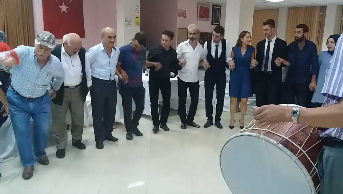 Geleneksel Davul Zurna